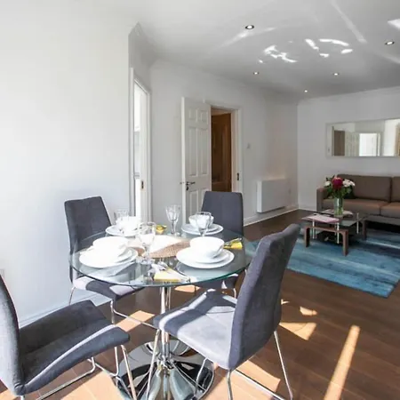 Grand Canal District Apartment