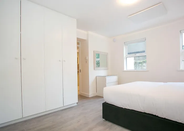 Grand Canal District * Dublin